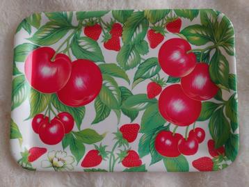 dienblad fruit beschikbaar voor biedingen