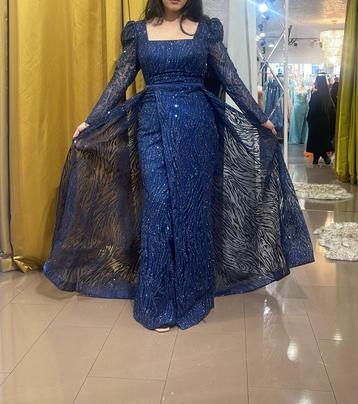 Blauwe Avondjurk met pailletten maat 42 beschikbaar voor biedingen