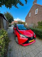 Toyota Aygo 2015, Auto's, Voorwielaandrijving, Euro 5, Handgeschakeld, Grijs