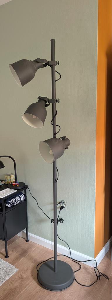 Hektar Vloerlamp - Donkergrijs, Huis en Inrichting, Lampen | Vloerlampen, Zo goed als nieuw, 150 tot 200 cm, Metaal, Ophalen