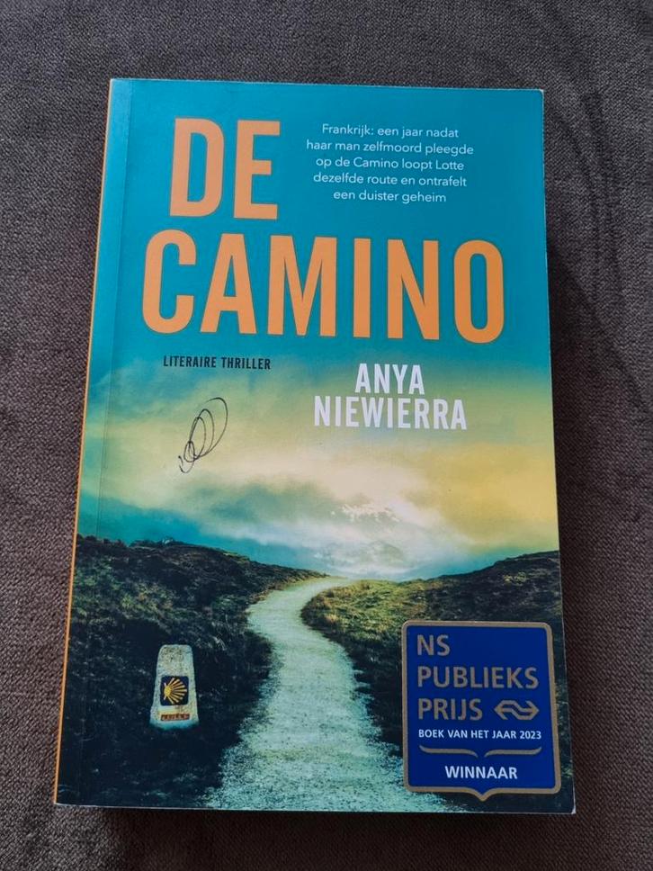 Anya Niewierra - De Camino, Boeken, Thrillers, Zo goed als nieuw, Ophalen of Verzenden