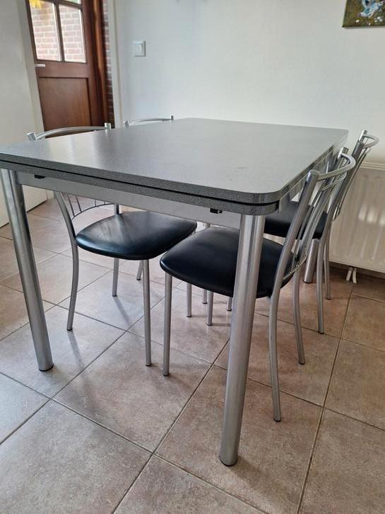 Eettafel met stoelen, Huis en Inrichting, Tafels | Eettafels, Zo goed als nieuw, 50 tot 100 cm, 100 tot 150 cm, Rechthoekig, Metaal