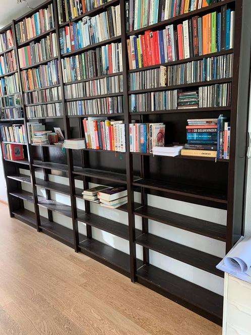 Grote Lundia boekenkast met verlichting, Huis en Inrichting, Kasten | Boekenkasten, Gebruikt, 200 cm of meer, 25 tot 50 cm, Ophalen