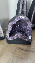 Prachtige diep paarse amethist geode Brazilië 29kg, Verzamelen, Mineralen en Fossielen, Ophalen, Mineraal