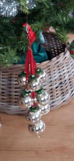 Kerstballen aan lint, Ophalen