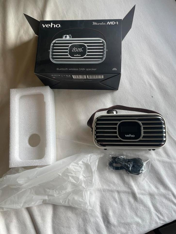 Veho MD1 retro Dab radio wireless speaker, Audio, Tv en Foto, Luidsprekers, Zo goed als nieuw, Front, Rear of Stereo speakers