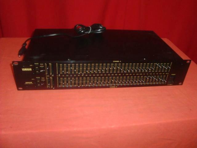 Gebruikt: Yamaha Q2031B equalizer, 20250382, Muziek en Instrumenten, Instrumenten | Toebehoren, Gebruikt, Overige instrumenten