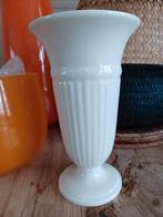 Wedgwood vaas, Huis en Inrichting, Woonaccessoires | Vazen, Overige kleuren, Aardewerk of Porselein, Ophalen of Verzenden, Zo goed als nieuw
