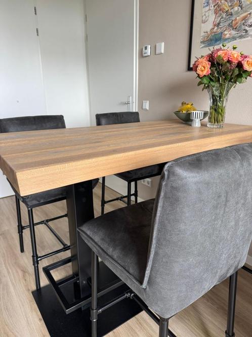 Verhoogde eettafel + 4 barkrukken – De Troubadour, Huis en Inrichting, Tafels | Eettafels, Zo goed als nieuw, 50 tot 100 cm, 100 tot 150 cm