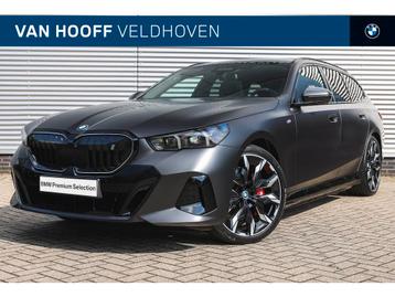 BMW i5 Touring eDrive40 M Sport / Panoramadak / Trekhaak / P beschikbaar voor biedingen