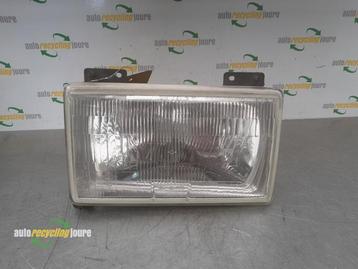 Koplamp links van een Peugeot J5 beschikbaar voor biedingen