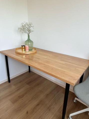 Eettafel of Bureautafel beschikbaar voor biedingen
