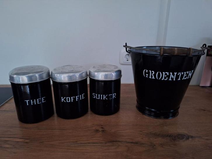 Zwart emaille voorraadbussen + groenten emmer, Antiek en Kunst, Antiek | Emaille, Ophalen of Verzenden