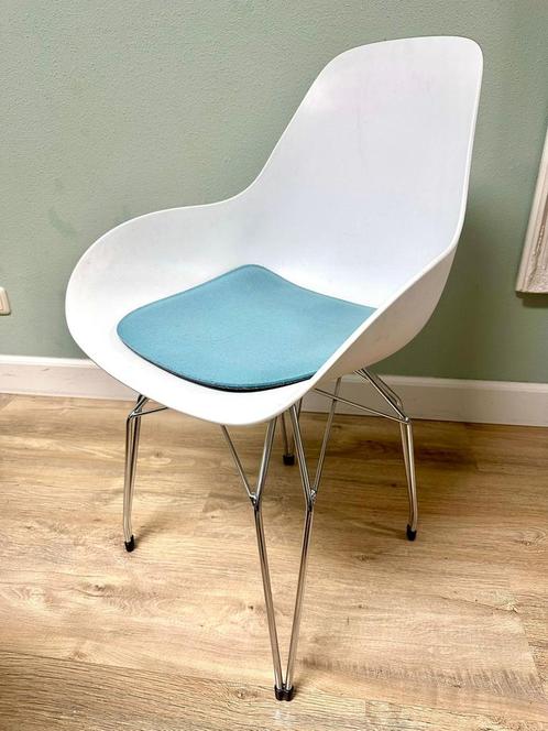 Kubikoff design stoel met vilten zitkussen, Huis en Inrichting, Stoelen, Zo goed als nieuw, Eén, Kunststof, Metaal, Wit, Ophalen