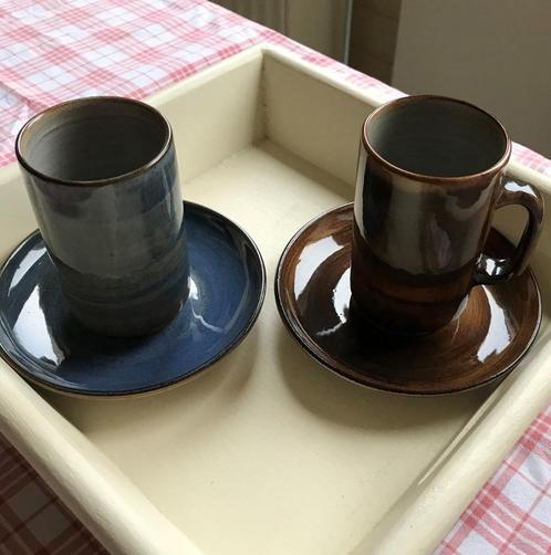 ambacht volendam hoge mokken met oor op schotel, Huis en Inrichting, Keuken | Servies, Nieuw, Kop(pen) en/of Schotel(s), Overige stijlen