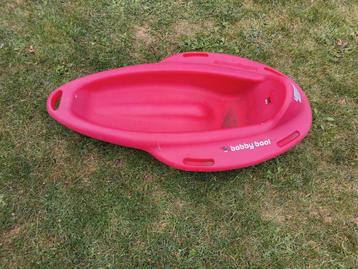 Big Bobby Boat - Rode Speelboot beschikbaar voor biedingen