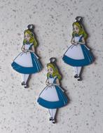 Metalen Alice in wonderland bedel "nieuw" 4.9 x 2.9 cm, Ophalen of Verzenden, Nieuw, Bedel