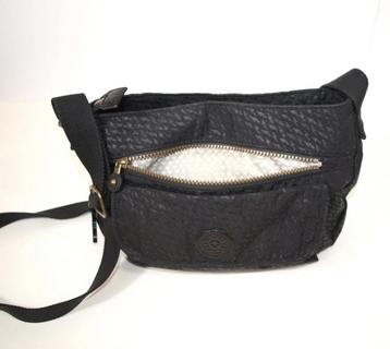 Zwarte Kipling schoudertas. Model: Syro. beschikbaar voor biedingen