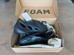 Yeezy foam rnr onyx 33, Ophalen, Nieuw, Jongen of Meisje
