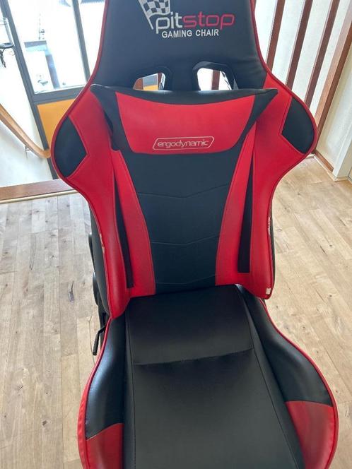 Gaming chair- ergodynamic- zeer confortabel- fijn voor lange, Huis en Inrichting, Stoelen, Zo goed als nieuw, Eén, Leer, Rood