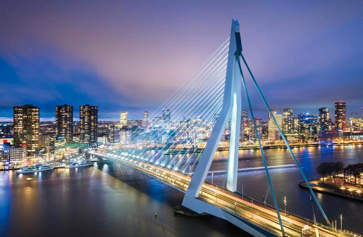 Fotobehang / Behang - Erasmusbrug Rotterdam, Huis en Inrichting, Stoffering | Behang, Blauw, minder dan 10 m², Verzenden