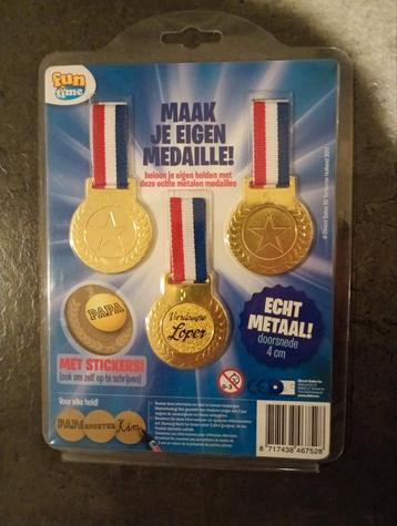 Metalen medaille maken beschikbaar voor biedingen