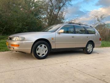 Toyota Camry 2.2 I GL Customwgn 1995 Beige beschikbaar voor biedingen