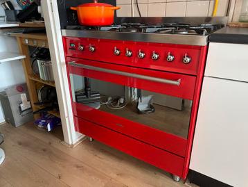 Smeg fornuis met oven beschikbaar voor biedingen