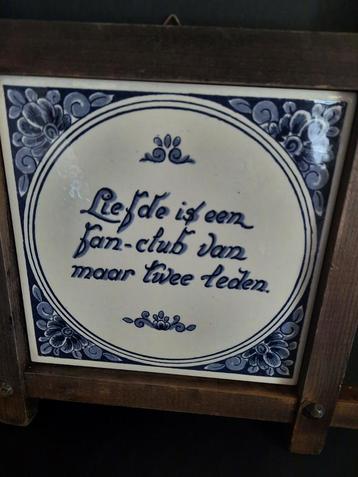 Delftsblauwe tegel met spreuk beschikbaar voor biedingen