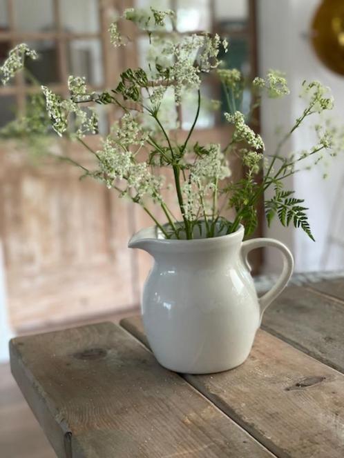 Witte stoere basic sapkan / kan van wit aardewerk Frankrijk., Huis en Inrichting, Keuken | Servies, Zo goed als nieuw, Overige typen