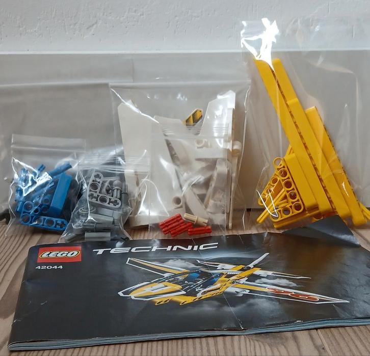 Lego technic 42044 display team straaljager, Kinderen en Baby's, Speelgoed | Duplo en Lego, Zo goed als nieuw, Lego, Complete set