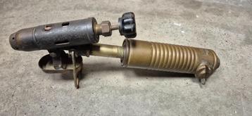 Antieke benzinebrander beschikbaar voor biedingen