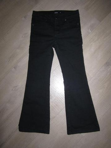 Europe kids lange zwarte flared jeans broek maat 128. beschikbaar voor biedingen