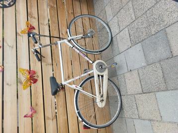 Herenfiets. Opknapper beschikbaar voor biedingen