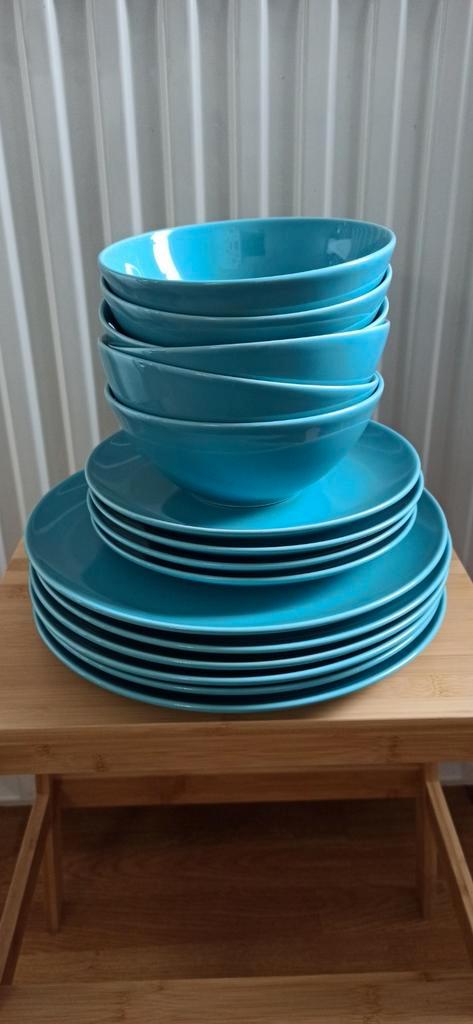 IKEA FARGRIK servies set turquoise, Huis en Inrichting, Keuken | Servies, Gebruikt, Bord(en), Ophalen