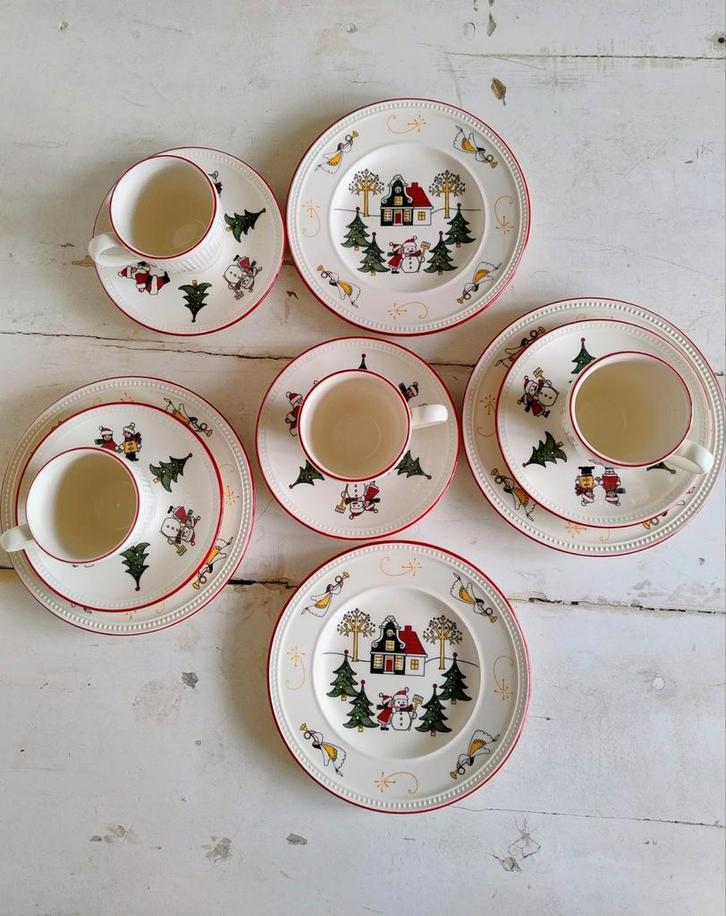Prachtig! 4 persoons kerstservies Wedgwood Windsor Christmas, Antiek en Kunst, Antiek | Servies compleet, Ophalen of Verzenden