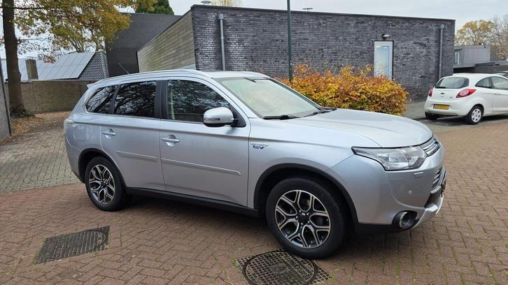 Mitsubishi Outlander 2.0 Dohc Mivec Phev 203pk 4WD CVT 5P, Auto's, Mitsubishi, Particulier, Outlander, 4x4, ABS, Achteruitrijcamera