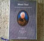 Mooi-Tooi. De klederdracht van de Scheveningse vrouw., Ophalen of Verzenden, 20e eeuw of later, Zo goed als nieuw
