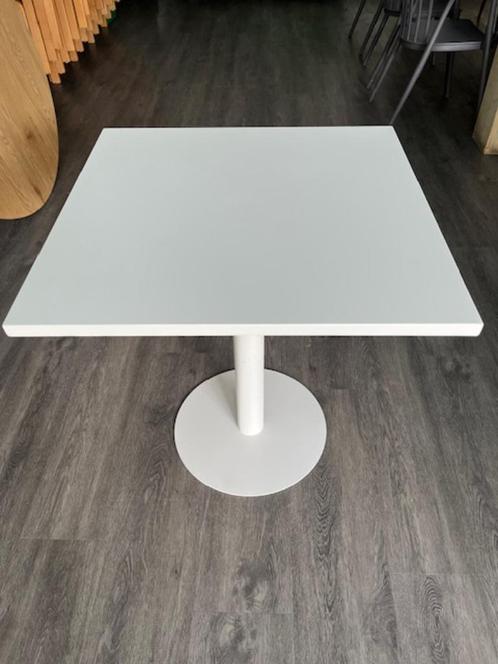 Sklum Mizzi - Vierkante Tafel, Huis en Inrichting, Tafels | Eettafels, Zo goed als nieuw, 50 tot 100 cm, 50 tot 100 cm, Vier personen