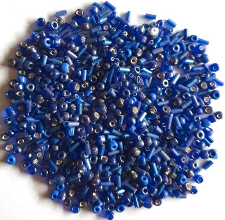 Blauwe glas kralen rocailles en staafjes 3-5 mm 2, Hobby en Vrije tijd, Kralen en Sieraden maken, Nieuw, Kraal, Verzenden