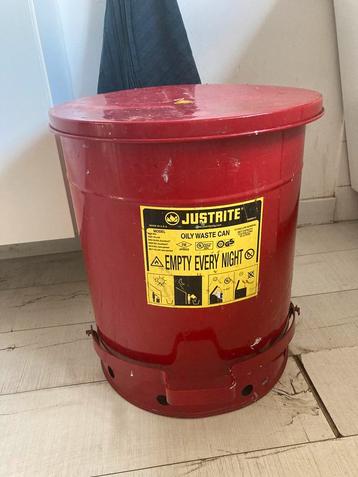 Vintage mencave industriële bak beschikbaar voor biedingen