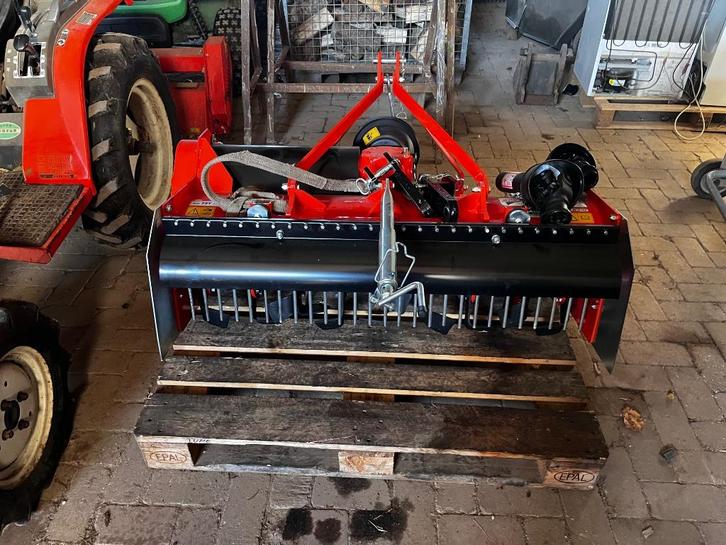 overtopfrees Kubota TST 131, Zakelijke goederen, Agrarisch | Werktuigen, Akkerbouw, Bollenteelt, Boomteelt, Fruitteelt, Glastuinbouw