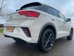Volkswagen T-Roc 1.5 TSI R-Line | Pano | Keyless | Ascotgrey, Auto's, Volkswagen, 1258 kg, 1498 cc, Zwart, 4 cilinders