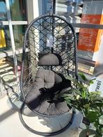 Mooie donkergrijze hang stoel met  kussens, Tuin en Terras, Ophalen, Zo goed als nieuw, Wicker