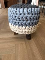 Gehaakte poef, Huis en Inrichting, Banken | Voetenbanken en Poefen, Ophalen, Minder dan 50 cm, Rond, Zo goed als nieuw