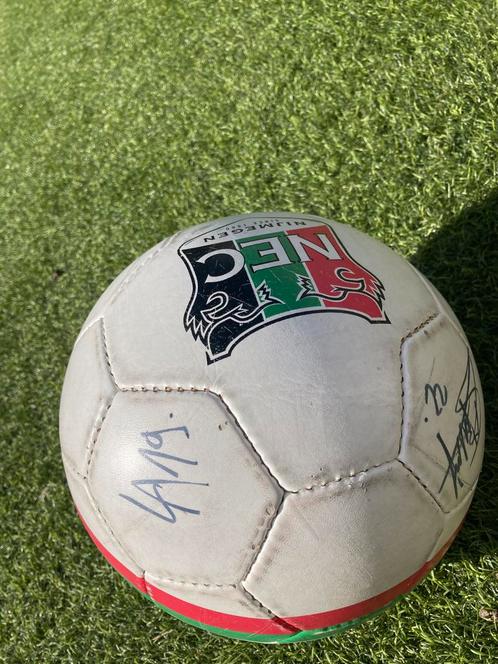 Voetbal NEC NIJMEGEN met handtekeningen selectie, Verzamelen, Sportartikelen en Voetbal, Gebruikt, Overige typen, Overige binnenlandse clubs