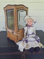 Bijzondere Antieke Grotere Draagstoel Vitrine, Ophalen