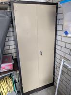Metalen kast met 2 draaideuren en diverse legplanken, Ophalen, Gebruikt, 200 cm of meer, 50 tot 100 cm