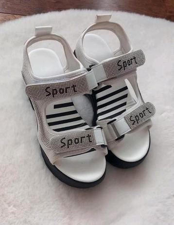 Leuke sandalen bling  beschikbaar voor biedingen