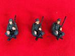 3 stuks zittende wehrmacht figuurjes voor in boot - ww2, Verzamelen, Militaria | Tweede Wereldoorlog, Verzenden, Duitsland